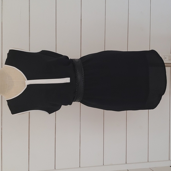 APT 9 medium sheer back dress with white piping! Be all that in this dress! - Picture 1 of 10